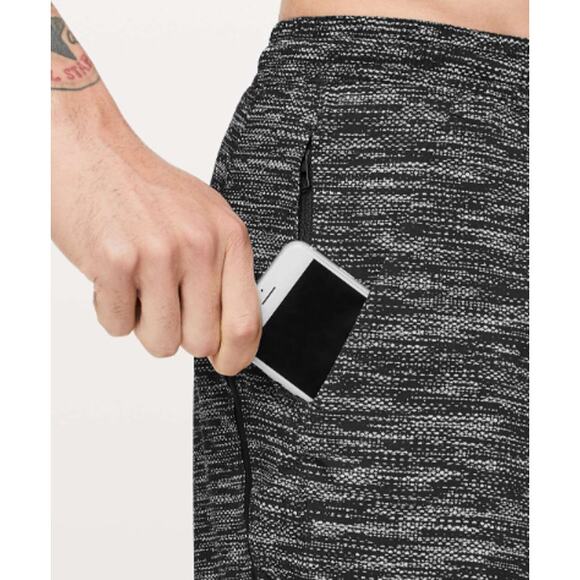 Lululemon Men's Pace Breaker Short 9" Lined EUC - Picture 9 of 10